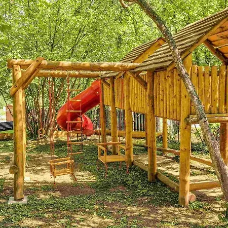 Koertoeves Guest Village Varghis