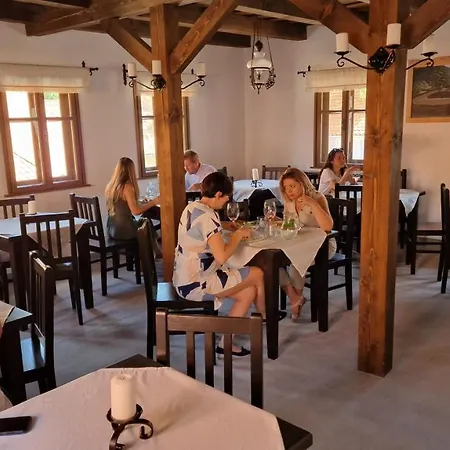 Koertoeves Guest Village Varghis