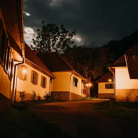 Koertoeves Guest Village Guest house