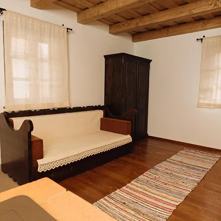 Koertoeves Guest Village * Varghis